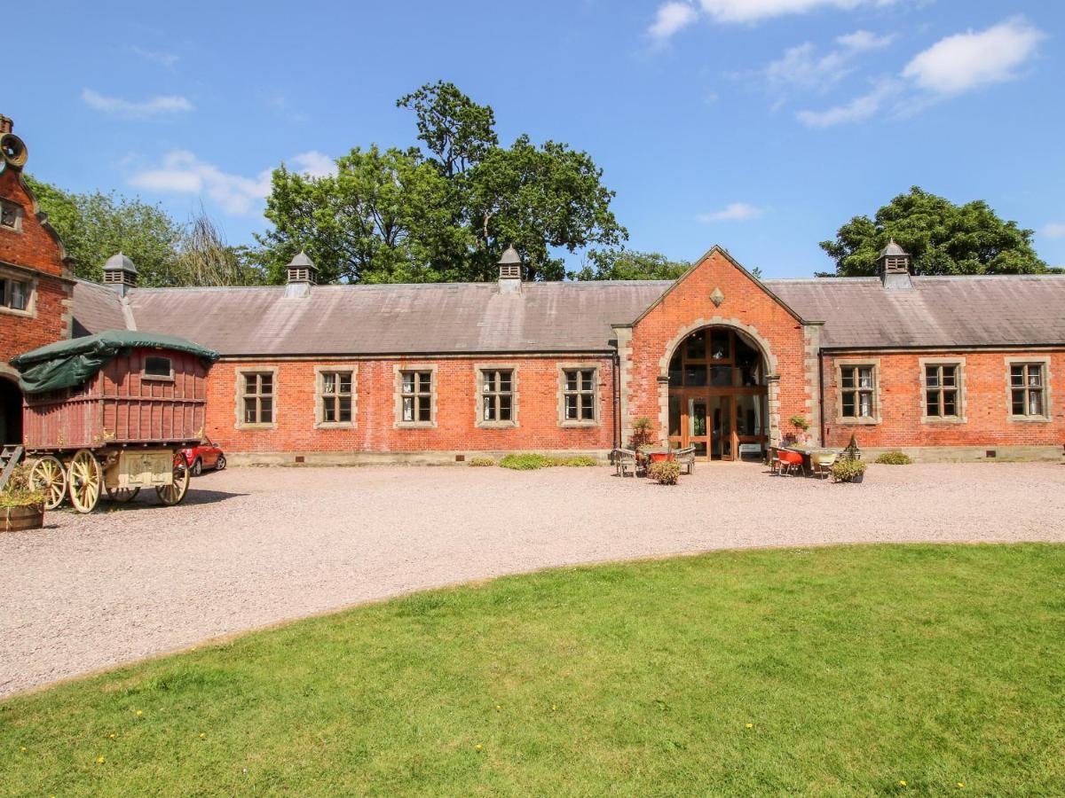 Chetwynd Lodge Stafford Exteriör bild